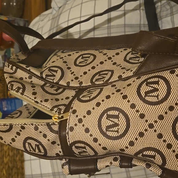 Bags - Picture 4 of 8